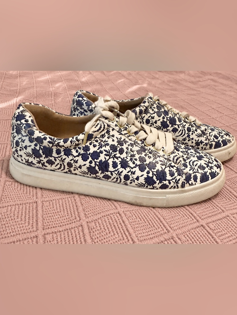Loft Women’s Floral Low-Top Sneakers in Blue and White